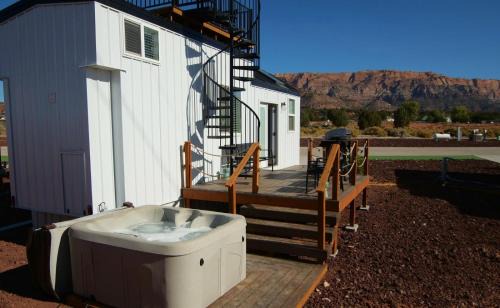 Apple Valley Casa | NEW Nook Tiny Home with Deck Firepit Skylights