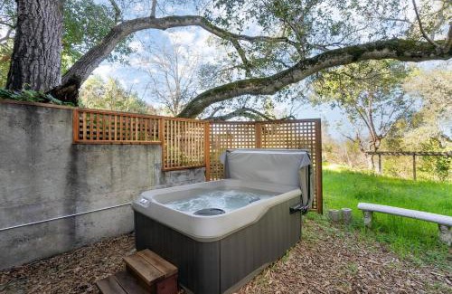 Bennett Valley Casa | NEW Oak-Encircled Serenity HotTub BBQ HWY12 & 101
