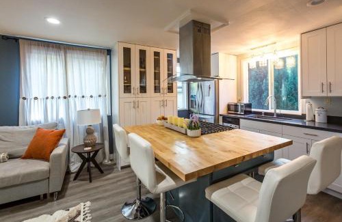 Guerneville Casa | New Oasis -Spa -Firepit -BBQ- Decks-Pet friendly