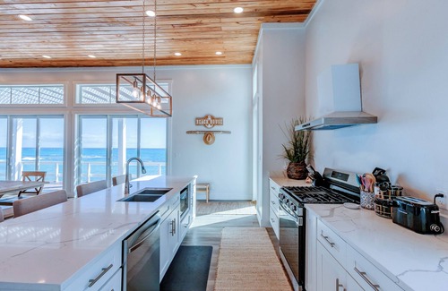 Great Guana Cay Casa | NEW Ocean Front Home!