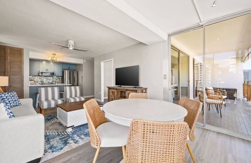 Tantalus Apartamento | [New]Ocean + Sunset Views | Parking | Kitchen | WD