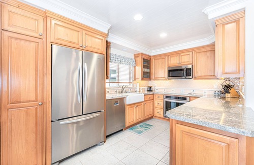 Santa Ana Heights Condominio | New Oceanfront Listing! | Huge Patio w/ Fire Pit | Private & Oh So Relaxing!