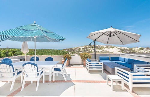 Santa Ana Heights Condominio | New Oceanfront Listing! | Huge Patio w/ Fire Pit | Private & Oh So Relaxing!