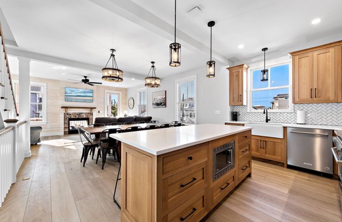North Beach Haven Casa | New Oceanside 6 Bedroom Home with a Pool!