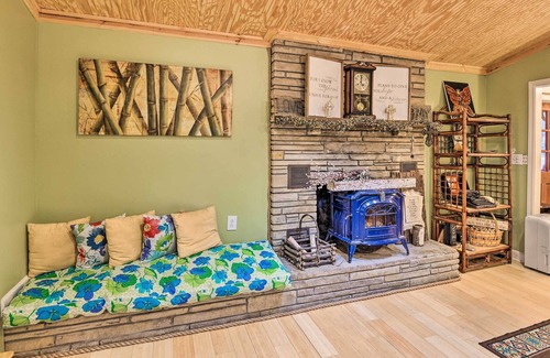 Green Hill Casa | NEW! Old Hickory Lakefront Home: Fire Pit & Grill!