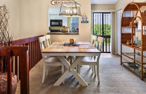 Bradenton Condominio | NEW ON THE MARKET!!! CLOSE TO BEACH!! 2 Bed, 2 Bath Townhome in Palma Sola!!