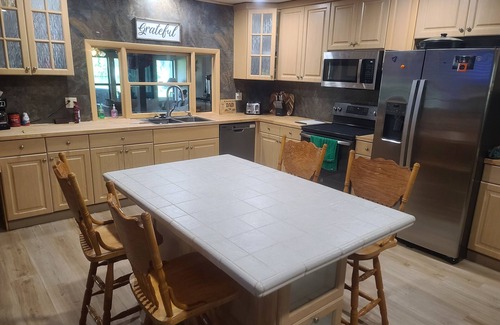 Taylor Creek Casa | New"One of a kind property" fishing,& golfing . Pontoon available. 25% discount