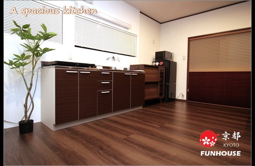 Minami Casa | NUEVO ABIERTO / FUNHOUSE Kaoru / CASA PRIVADA / CAMINABLE A LA ESTACIÓN JR