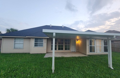 LaPlace Casa | New Orleans adjacent (20 min). 15 min to airport.