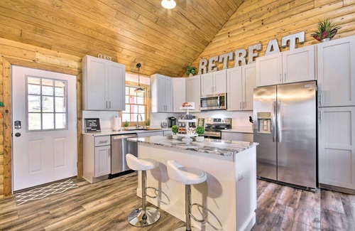 Osage Beach Cabina | NEW! Osage Beach Cabin w/ Deck, Fire Pits and Private Dock!
