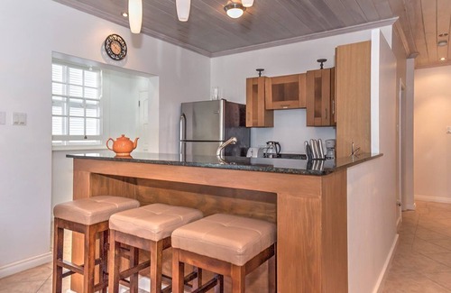 Gibbs Bay Condominio | New Owner | Beach Walk | 3 Bed family Condo close to Gibbes & Mullins Beach