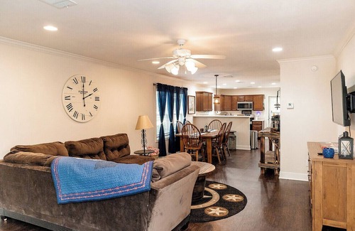 Brenham Casa | New! Pecan Hide Out is a rustic home with fire pit and tree house!