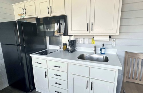 Gilchrist Casa | New! Pet & Family Friendly*On the Bay