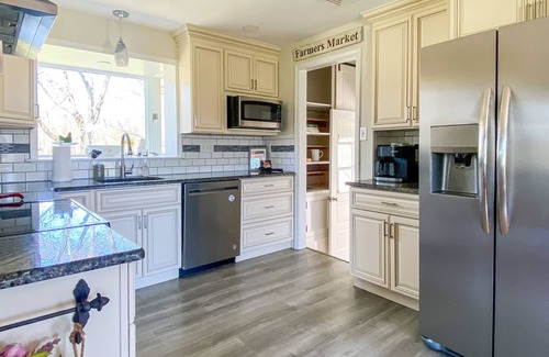 Blooming Glen Casa | New! Pet-friendly Bucks County home, huge backyard
