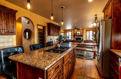 Colorado Springs Casa | NEW! Pikes Peak View with Pool Table & Movie Room