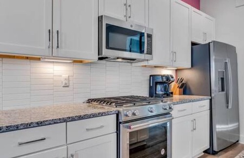 Talbot's Corner Casa | NEW Pink Howdy Oasis 13 Beds Rooftop View Parking