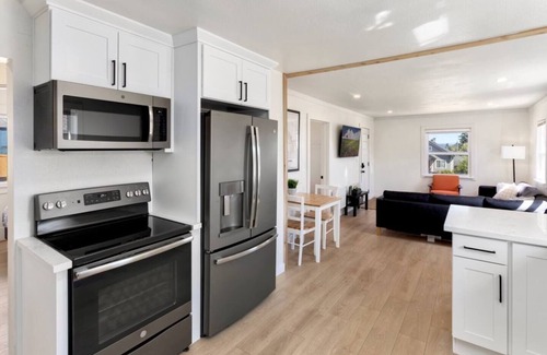 West End Casa | NEW Point Ruston/Point Defiance Updated Craftsman!