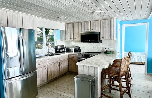 Rainbow Bay Casa | NEW POOL! Luxury waterfront! "Rainbow Charm"
