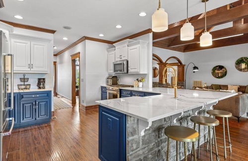 Mount Juliet Casa | !NEW! Pool, Pizza Oven, Movie Screen