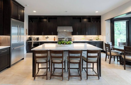 Hudson Bend Casa | *NEW* - Pool | Sleeps 16 - WalkerVR Walking on Sunshine!