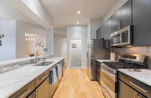 Indian Springs Casa | New POOL & SPA + Pergola & BBQ modern 1 story home