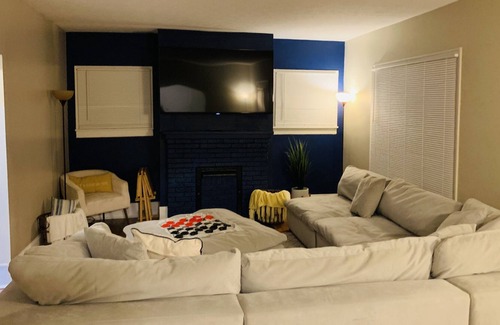 Somerset Casa | NEW! Poolside Paradise at Cumberland