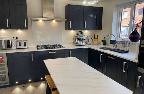 Arbury Casa | New prestigious 5 bed house near science park