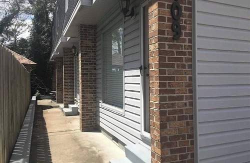 Crescent Beach Condominio | NEW! Private 2BR | Large Kitchen | Close to Ocean!