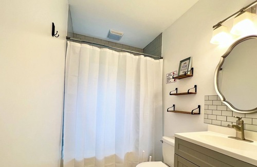 Geneva Casa | New! Private home in Geneva! Close to everything!