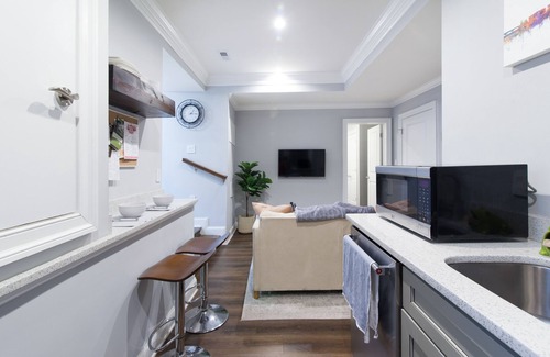 Park View Casa | Nuevo espacio privado en Columbia Heights / Shaw / U-St.