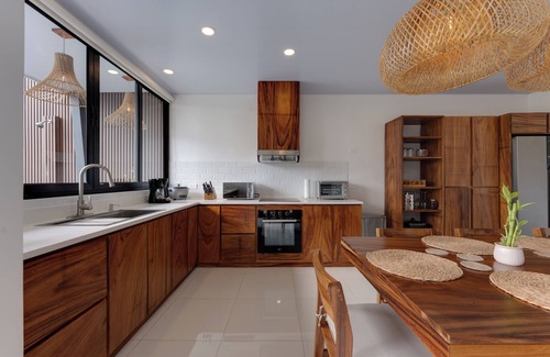 Aguas termales de Arenal Villa | Brand new private villa, spectacular views, pool, jacuzzi, sun deck, BBQ, WiFi