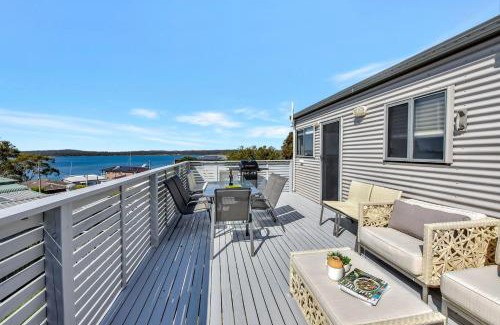 Sunshine Casa | New Property Seabreeze Bungalow - Lakeview Sunset Delight at Sunshine on Lake Macquarie