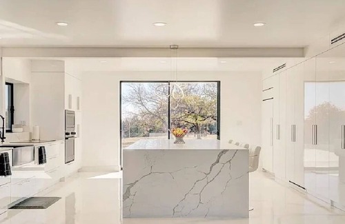 Ardmore Casa | New! Pure Luxury W Private Indoor Pool/Spa Near Sandy Beach!