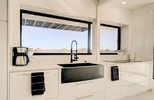 Ardmore Casa | New! Pure Luxury W Private Indoor Pool/Spa Near Sandy Beach!