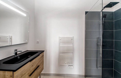 Saint-Pol-de-Leon Apartamento | New, quiet, comfortable 3-star Meublé de Tourisme apartment.