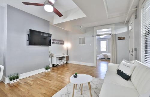 Over-the-Rhine Apartamento | *NEW RADiant Stay in the Thrust of OTR* w/Parking
