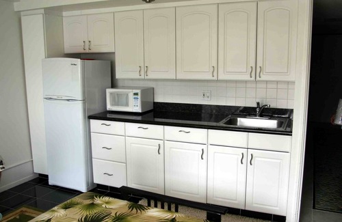 Honolulu Condominio | TARIFA ESPECIAL DE DESCUENTO - Lujo asequible, 1 habitación, 2 minutos de la playa de Waikiki
