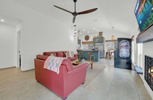 Mesilla Park Casa | New Refurb, fully stocked kitchen, private fenced yard and tile throughout.