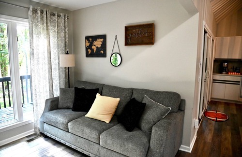 Seneca Casa | NEW! Relax minutes from Clemson University at The Orange Door Lake Hartwell Home