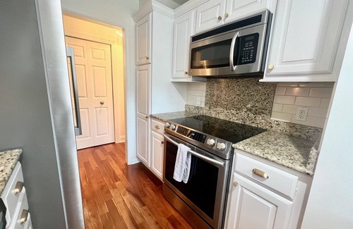 Tarpon Pond Cabaña | New. Relaxing Refined Beach Aesthetic Cottage