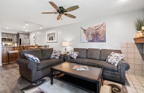 Harbor Springs Condominio | ***NEW!*** Relaxing Retreat with Amenities Galore!