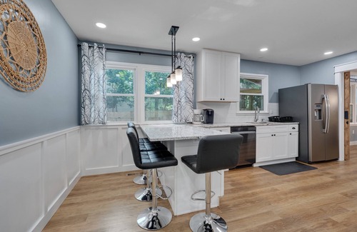 North Raleigh Casa | NEW! Relaxing Retreat Near North Hills & Downtown