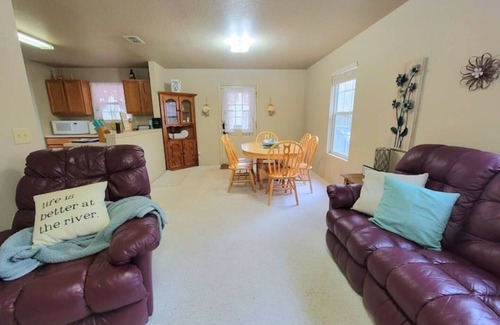 Fort White Cabaña | NEW!! Relaxing Riverfront Escape Close to Springs