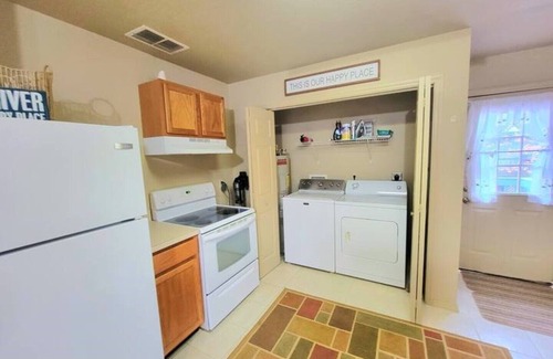 Fort White Cabaña | NEW!! Relaxing Riverfront Escape Close to Springs