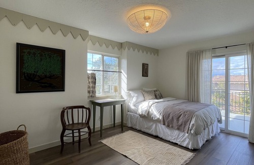 Thousand Oaks Casa | New Remodel Vintage Curated Canyon House w/Views