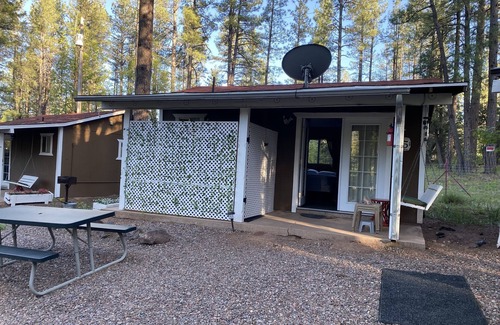 Payson Cabina | Cabin 5 – Wolf Den Family Cabin - Multiple Beds, Fireplace and Outdoor Jacuzzi