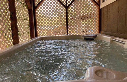 Payson Cabina | Cabin 5 – Wolf Den Family Cabin - Multiple Beds, Fireplace and Outdoor Jacuzzi