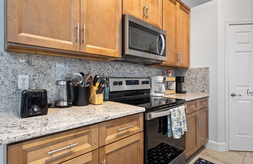 Drayton Casa | New remodeled home with patio in cul-de-sac. 12 sleep accommodating.