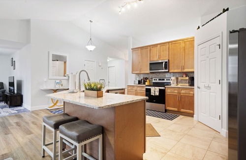 Drayton Casa | New remodeled home with patio in cul-de-sac. 12 sleep accommodating.