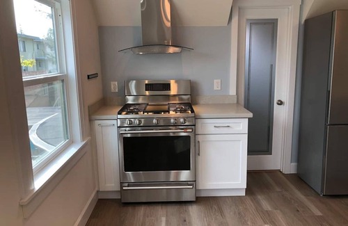 Dimond Apartamento | New Remodeled Studio in Oakland's Dimond District